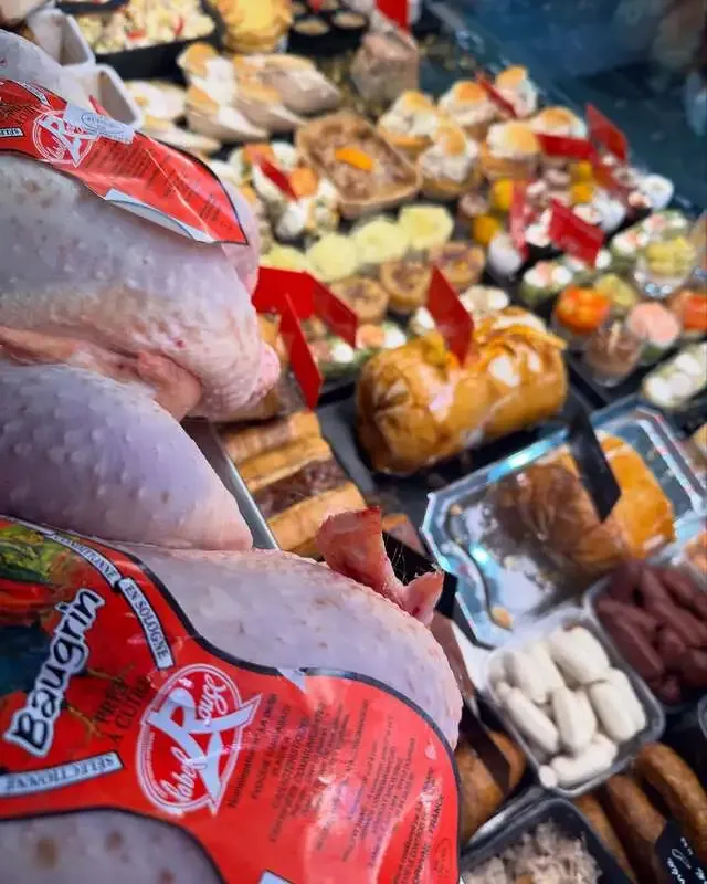 Sandrine Goin, propriétaire de Ma Boucht Rit à Ouzouer-le-Marché, propose des produits locaux de saison et des plats préparés.