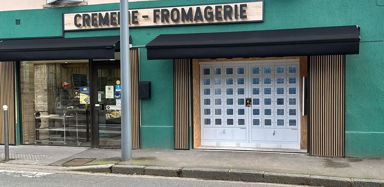 Façade de la nouvelle Fromagerie de la Plaine à Sainte-Foy-lès-Lyon