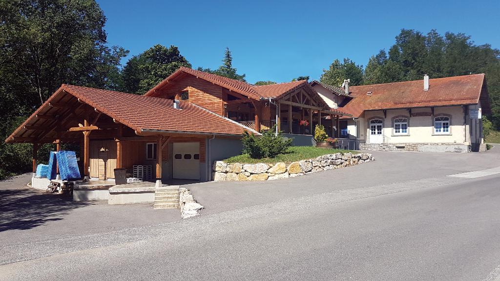 Photo de la boutique historique de la fromagerie Péguet, à Fillinges (Haute-Savoie)