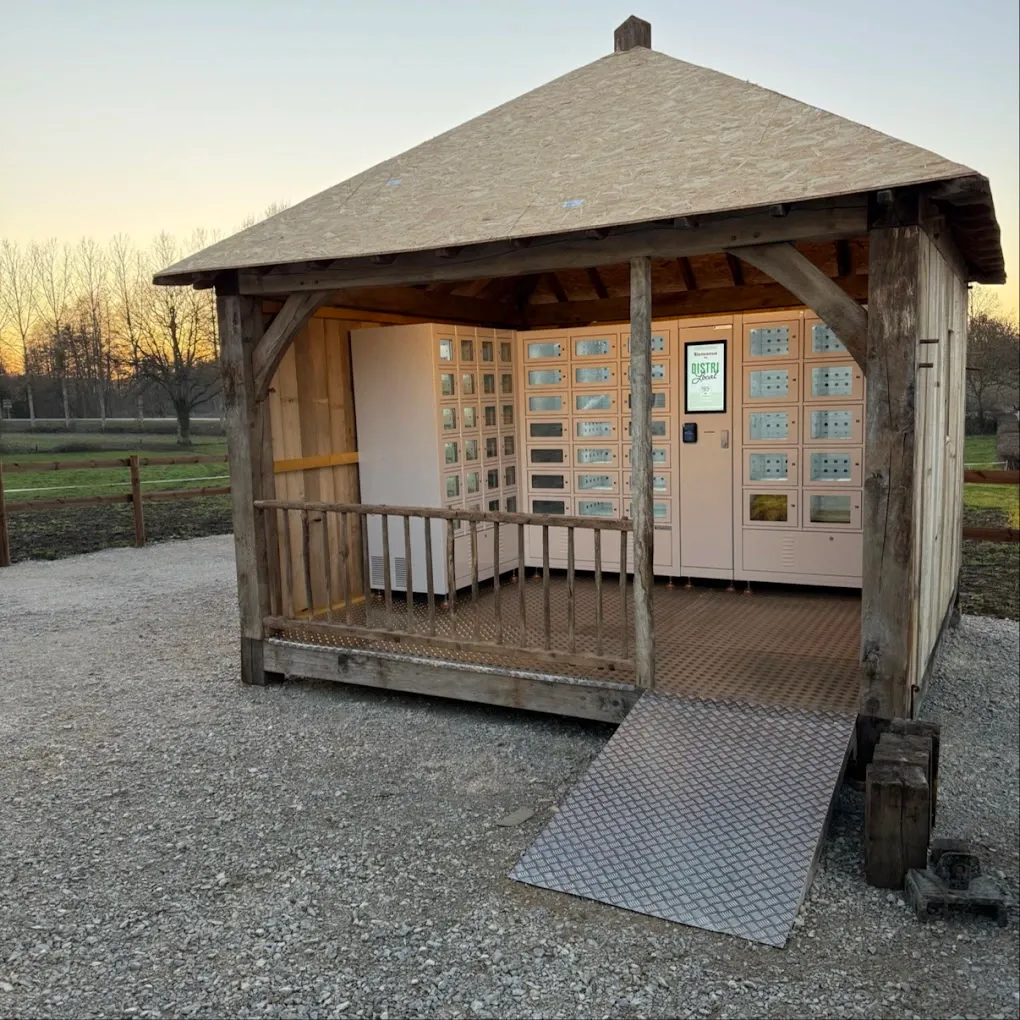 Photo du kiosque à casiers réfrigérés de Distri Local à Éperrais.